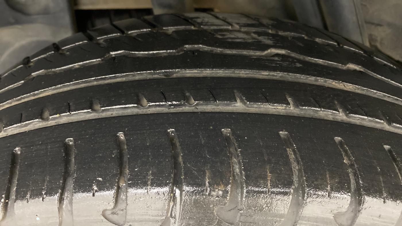 2018 Renault Duster RXS CVT 106 PS, Petrol, Automatic, 40,128 km, Right Rear Tyre Tread
