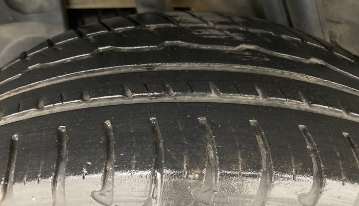 2018 Renault Duster RXS CVT 106 PS, Petrol, Automatic, 40,128 km, Right Rear Tyre Tread