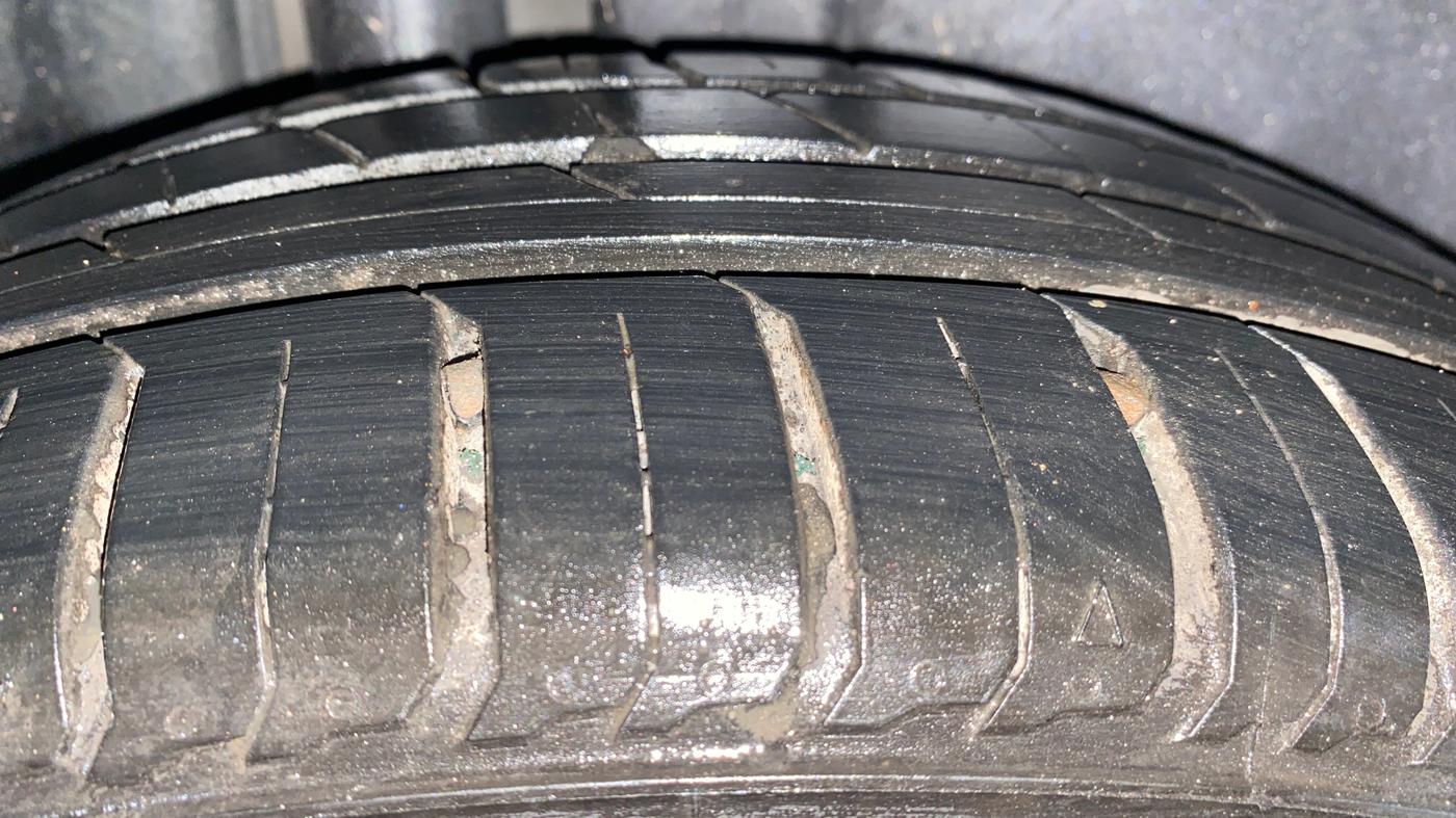 2018 Maruti Ciaz ZETA 1.4  AT PETROL, Petrol, Automatic, 94,510 km, Right Rear Tyre Tread