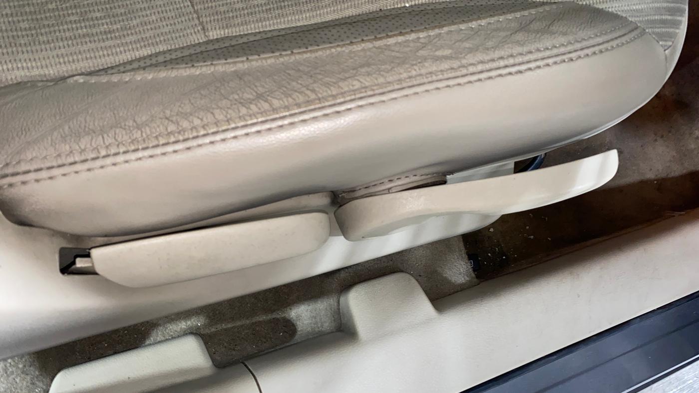 2018 Maruti Ciaz ZETA 1.4  AT PETROL, Petrol, Automatic, 94,510 km, Driver Side Adjustment Panel