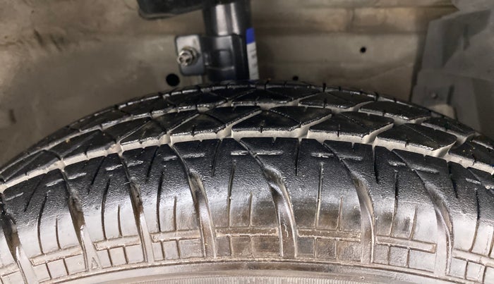 2012 Maruti Swift VXI, Petrol, Manual, 39,044 km, Right Front Tyre Tread