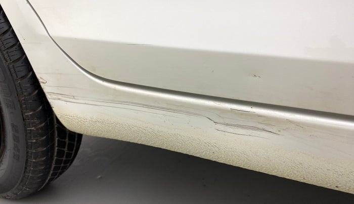 2012 Maruti Swift VXI, Petrol, Manual, 39,044 km, Right running board - Minor scratches