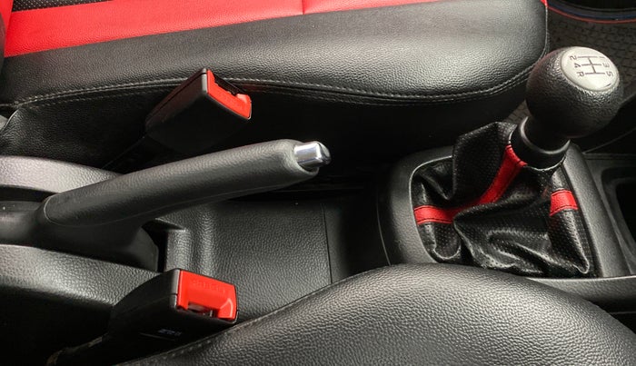 2015 Maruti Swift VXI GLORY EDITION, Petrol, Manual, 24,033 km, Gear Lever