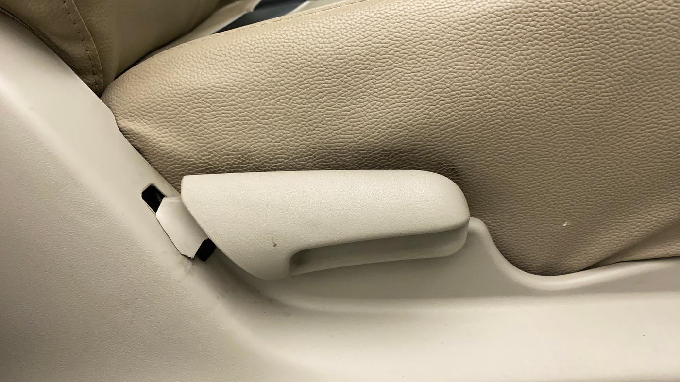 2019 Maruti Celerio ZXI, Petrol, Manual, 43,095 km, Driver Side Adjustment Panel