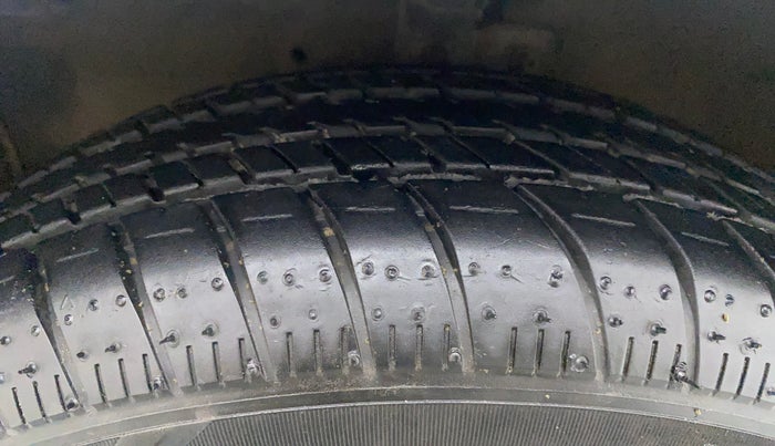 2019 Maruti Celerio ZXI, Petrol, Manual, 43,095 km, Left Front Tyre Tread