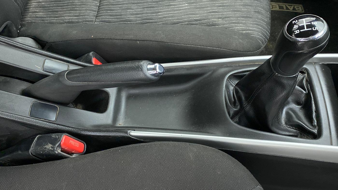 2017 Maruti Baleno DELTA 1.2 K12, Petrol, Manual, 62,954 km, Gear Lever