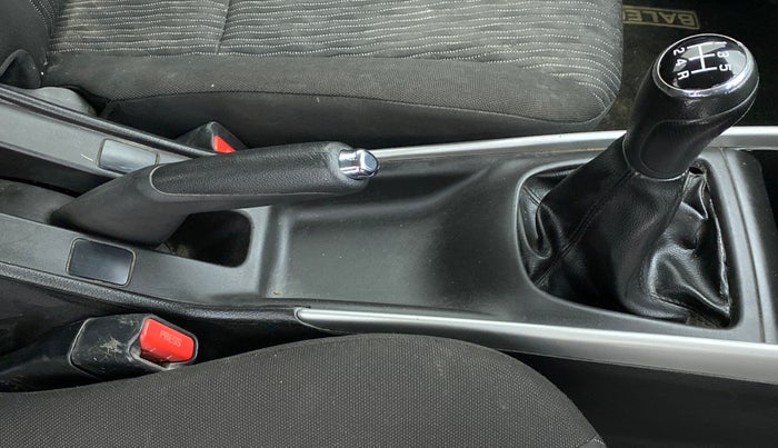 2017 Maruti Baleno DELTA 1.2 K12, Petrol, Manual, 62,954 km, Gear Lever