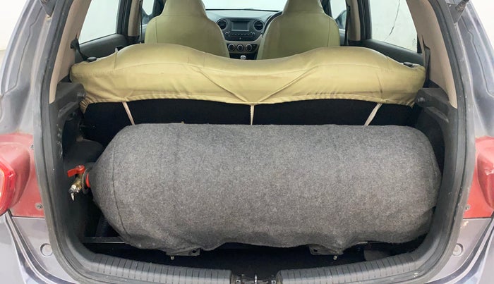 2017 Hyundai Grand i10 SPORTZ 1.2 KAPPA VTVT, CNG, Manual, 85,456 km, Boot Inside