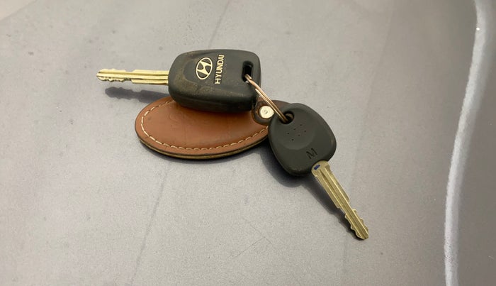 2017 Hyundai Grand i10 SPORTZ 1.2 KAPPA VTVT, CNG, Manual, 85,456 km, Key Close Up