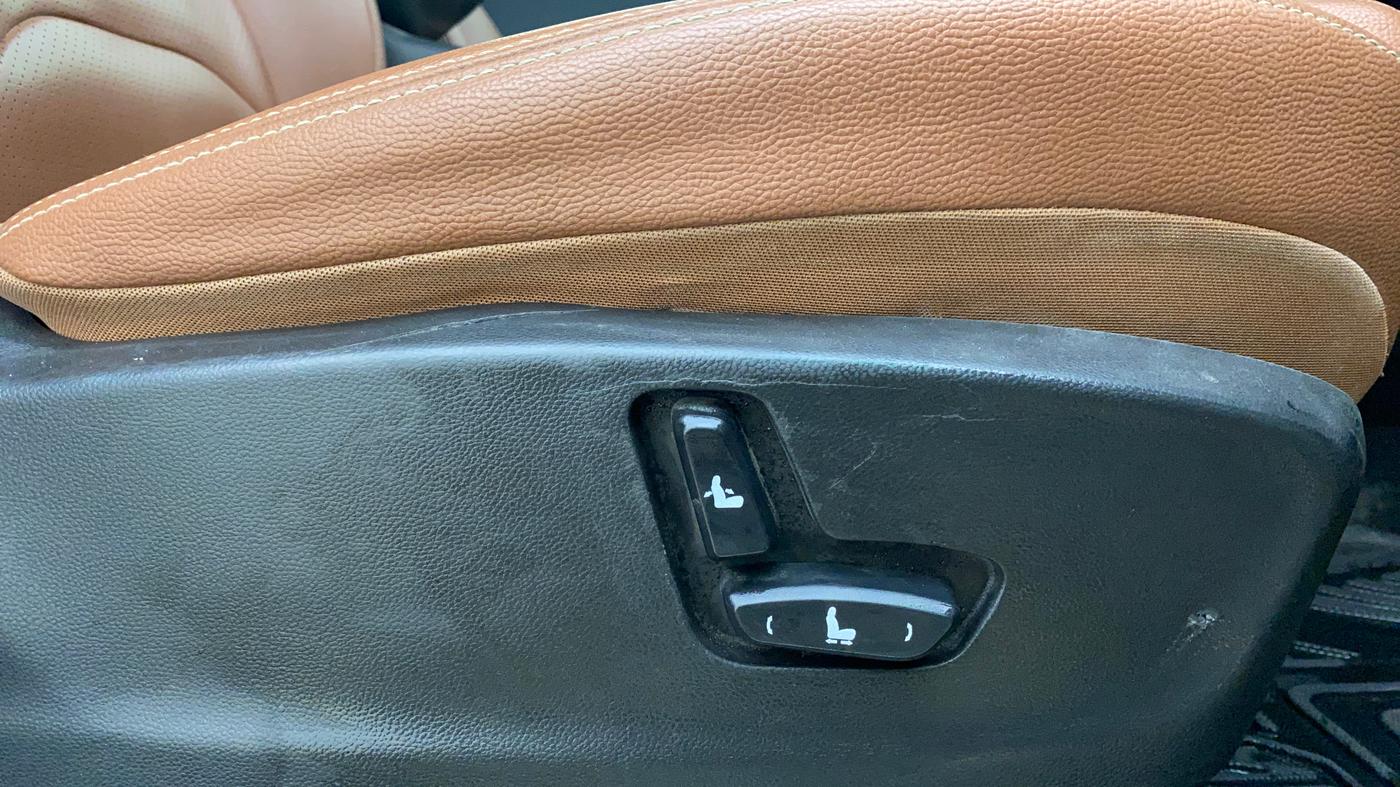 2022 MG HECTOR PLUS SHARP 1.5 PETROL TURBO DCT 6-STR DUAL TONE, Petrol, Automatic, 73,561 km, Driver Side Adjustment Panel