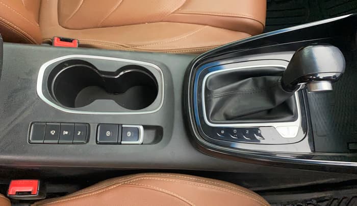 2022 MG HECTOR PLUS SHARP 1.5 PETROL TURBO DCT 6-STR DUAL TONE, Petrol, Automatic, 73,513 km, Gear Lever