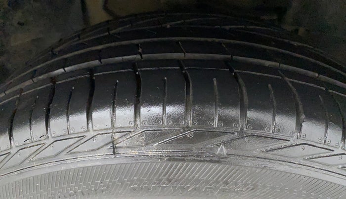 2022 Tata NEXON XZA PLUS (O) DIESEL DARK EDITION, Diesel, Automatic, 29,577 km, Right Front Tyre Tread