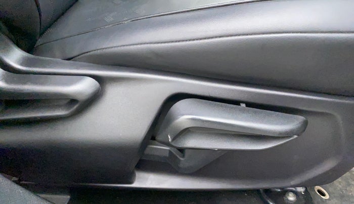 2022 Tata NEXON XZA PLUS (O) DIESEL DARK EDITION, Diesel, Automatic, 29,577 km, Driver Side Adjustment Panel