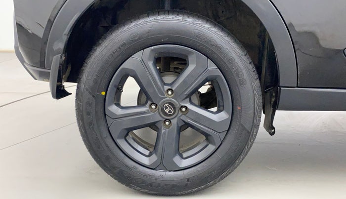 2022 Tata NEXON XZA PLUS (O) DIESEL DARK EDITION, Diesel, Automatic, 29,577 km, Right Rear Wheel