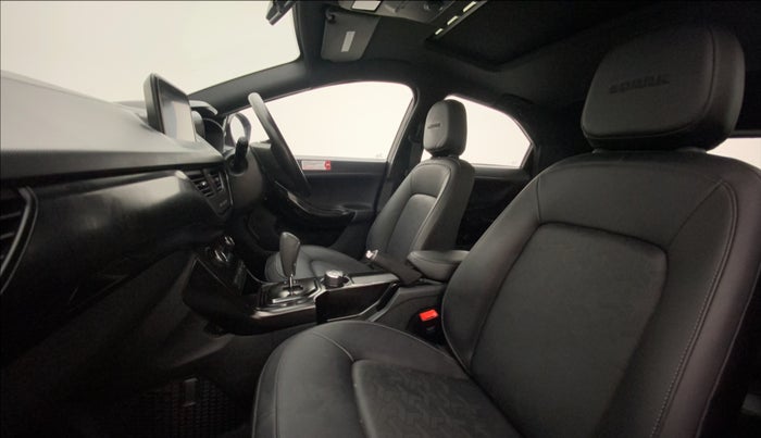 2022 Tata NEXON XZA PLUS (O) DIESEL DARK EDITION, Diesel, Automatic, 29,577 km, Right Side Front Door Cabin