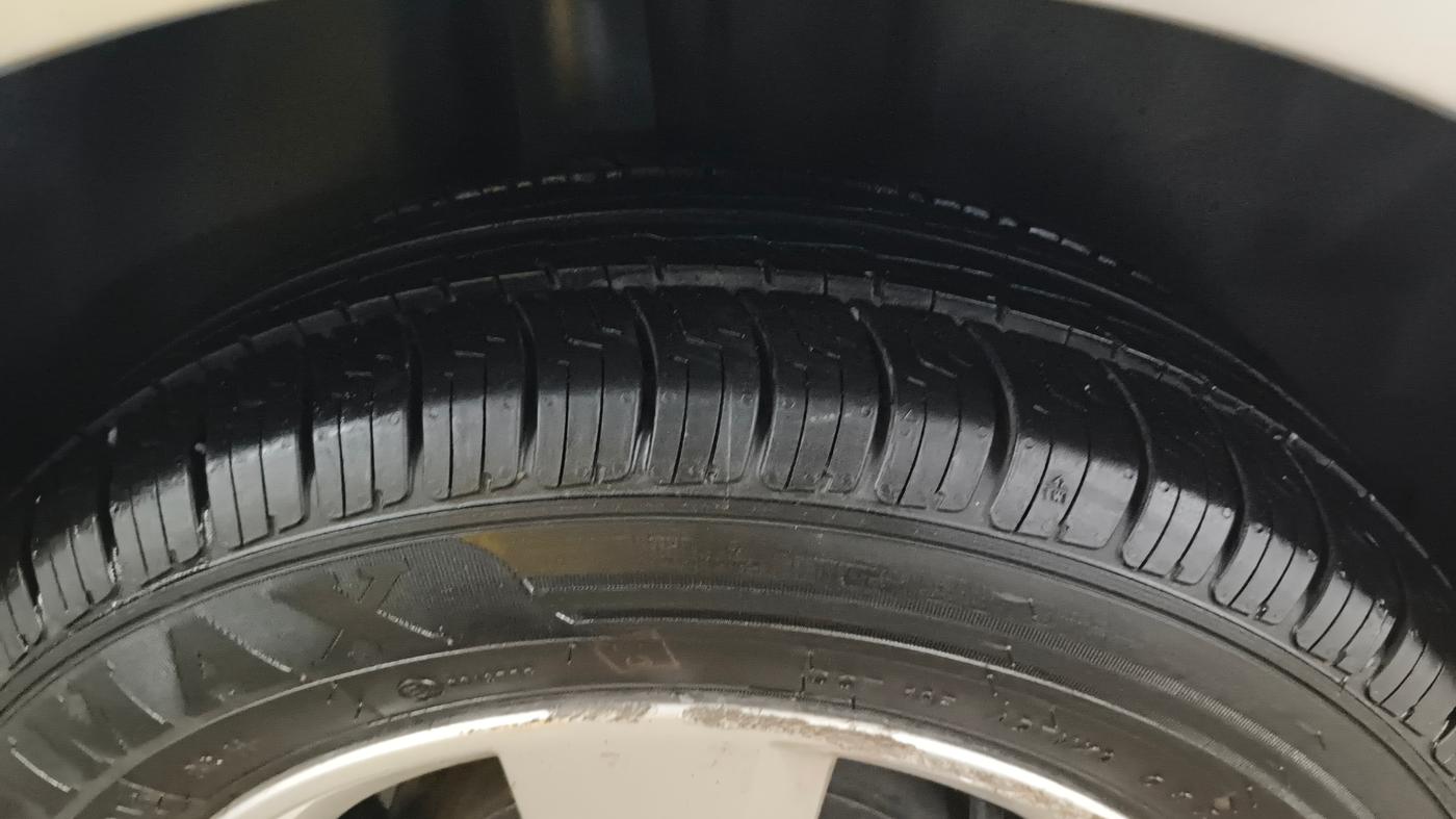 2016 Skoda Rapid STYLE 1.5 TDI, Diesel, Manual, 1,02,980 km, Right Rear Tyre Tread