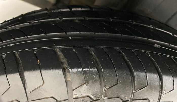 2020 Maruti Dzire VXI, Petrol, Manual, 10,656 km, Right Rear Tyre Tread