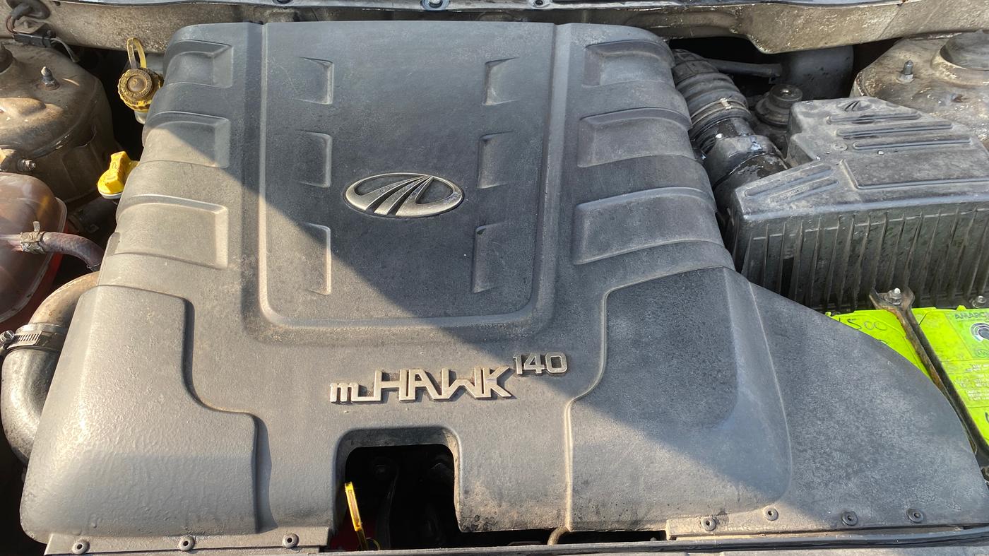 2017 Mahindra XUV500 W10 AT 1.99, Diesel, Automatic, 1,06,848 km, Engine View