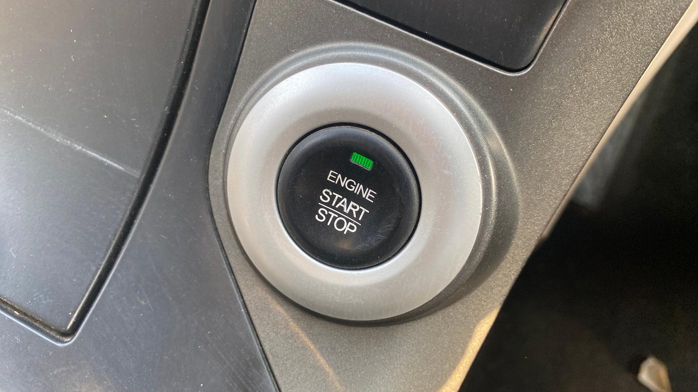 2017 Mahindra XUV500 W10 AT 1.99, Diesel, Automatic, 1,06,848 km, Keyless Start/ Stop Button