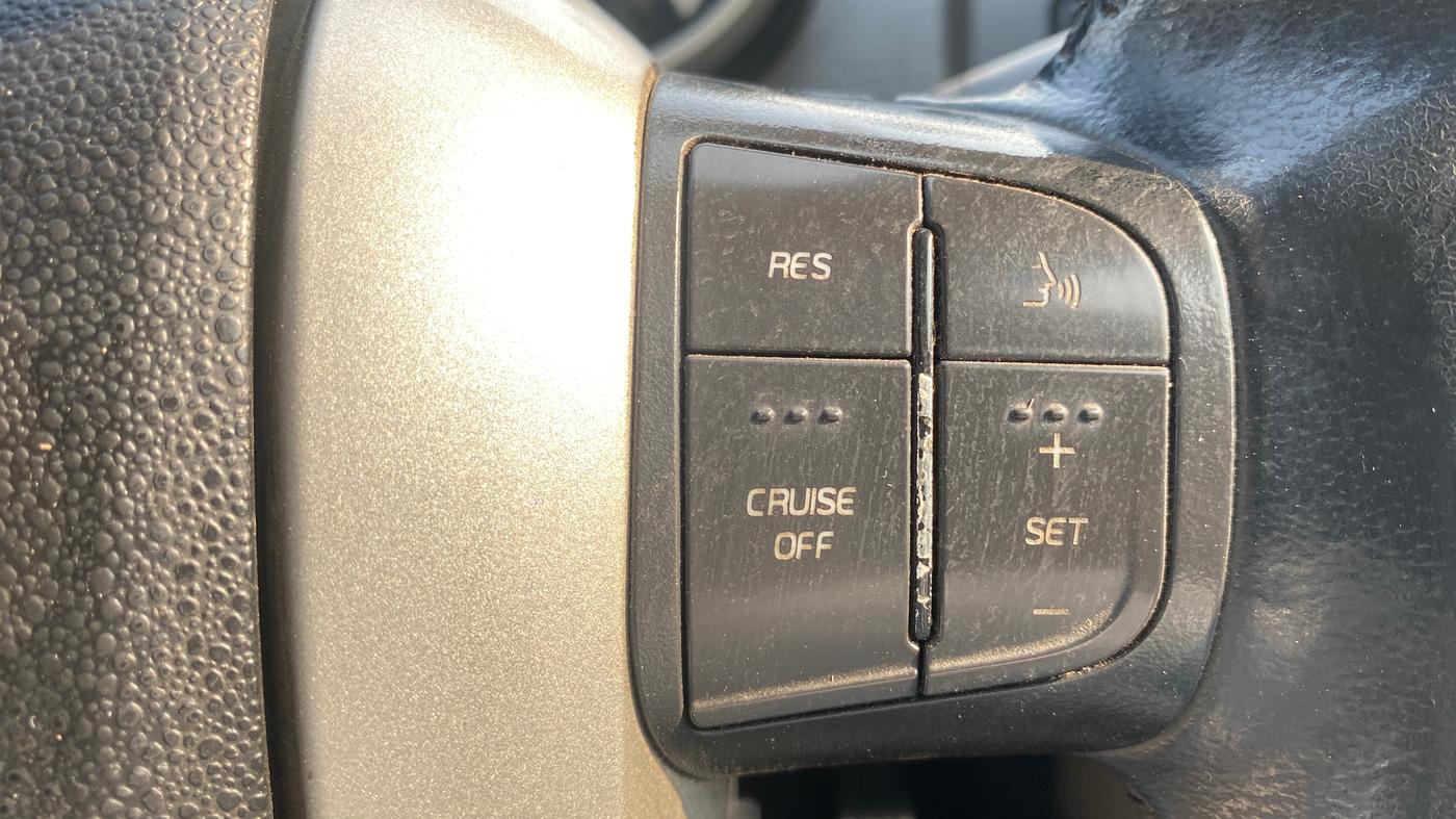 2017 Mahindra XUV500 W10 AT 1.99, Diesel, Automatic, 1,06,848 km, Adaptive Cruise Control