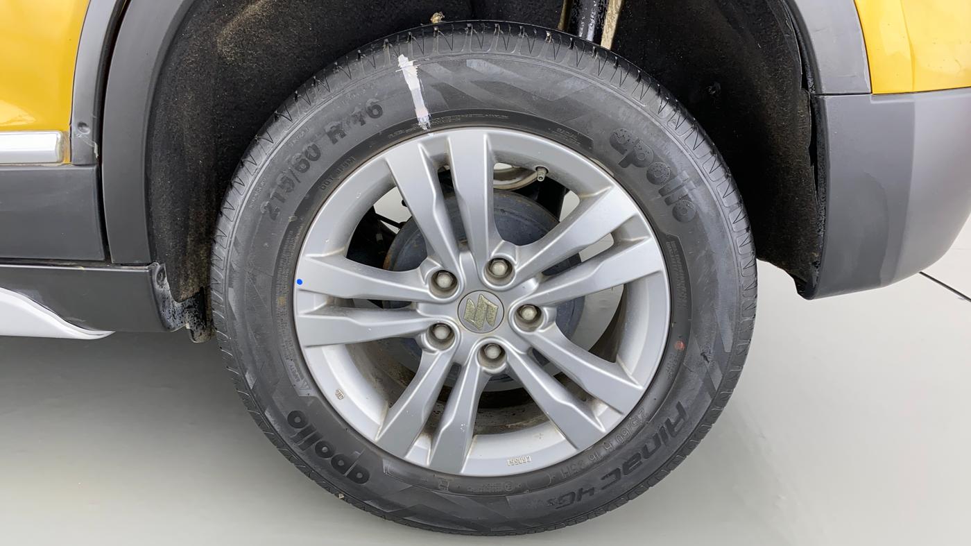 2016 Maruti Vitara Brezza ZDI PLUS, Diesel, Manual, 36,941 km, Left Rear Wheel