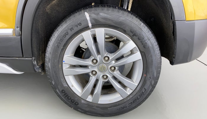 2016 Maruti Vitara Brezza ZDI PLUS, Diesel, Manual, 36,941 km, Left Rear Wheel