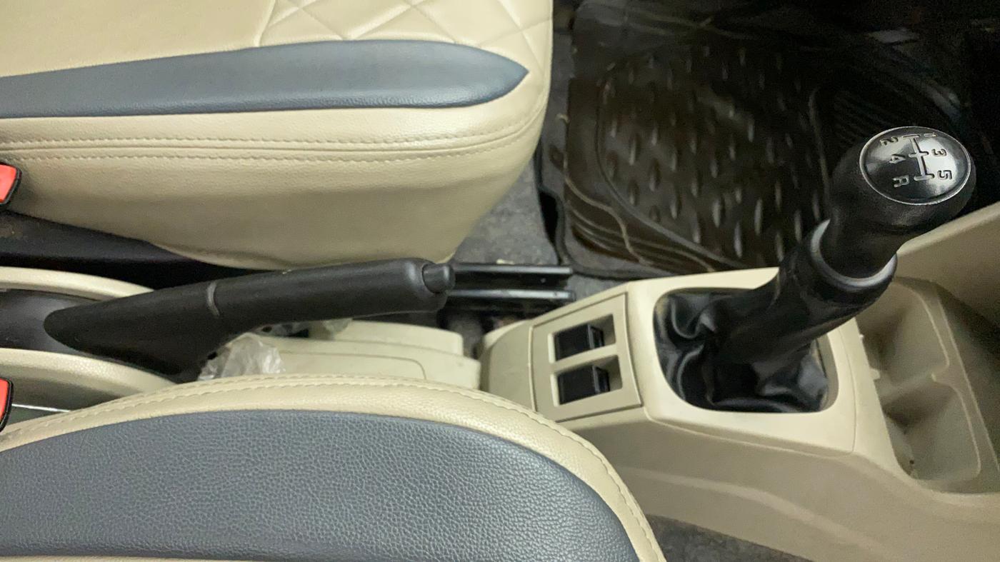 2019 Maruti Alto LXI, Petrol, Manual, 18,851 km, Gear Lever