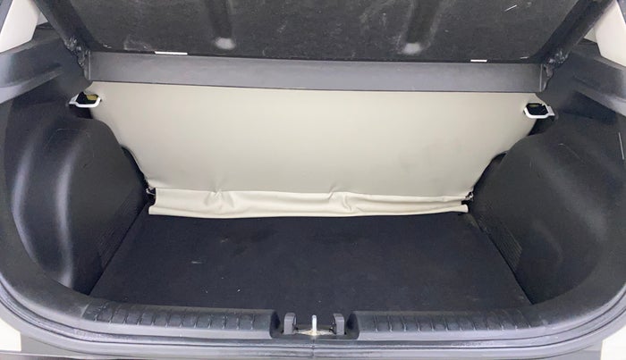 2022 Hyundai VENUE S (O) 1.0 TURBO IMT, Petrol, Manual, 7,077 km, Boot Inside