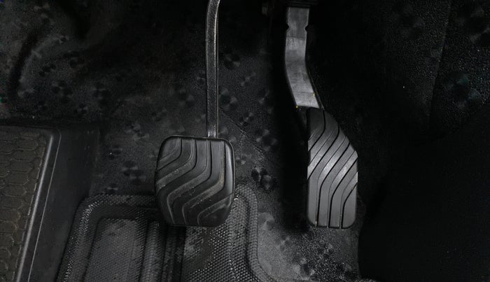 2022 Nissan MAGNITE XV PREMIUM TURBO CVT, Petrol, Automatic, 8,533 km, Pedals