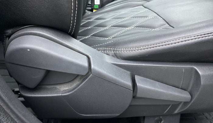 2022 Nissan MAGNITE XV PREMIUM TURBO CVT, Petrol, Automatic, 8,533 km, Driver Side Adjustment Panel