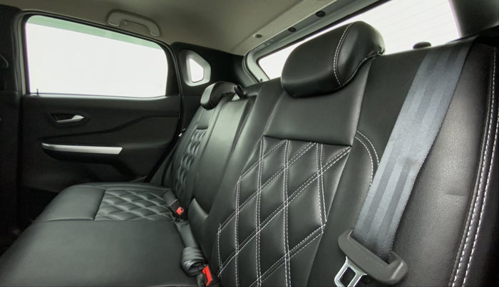 2022 Nissan MAGNITE XV PREMIUM TURBO CVT, Petrol, Automatic, 8,533 km, Right Side Rear Door Cabin