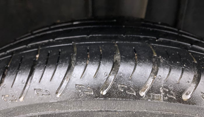 2022 Nissan MAGNITE XV PREMIUM TURBO CVT, Petrol, Automatic, 8,533 km, Left Rear Tyre Tread