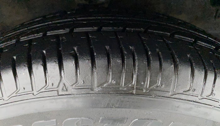 2013 Hyundai i10 MAGNA 1.2 KAPPA2, Petrol, Manual, 35,729 km, Right Front Tyre Tread