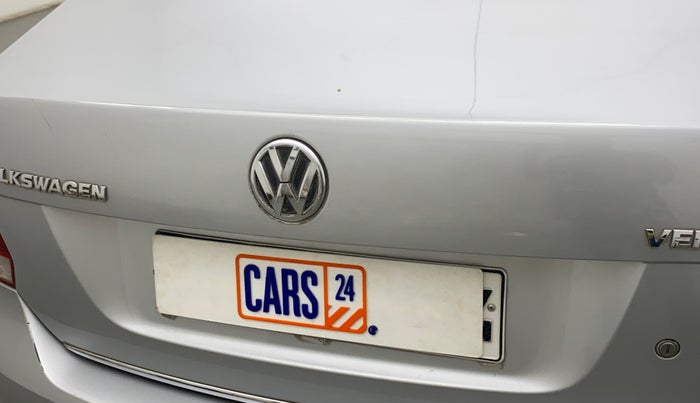 2010 Volkswagen Vento COMFORTLINE 1.6, Petrol, Manual, 74,715 km, Dicky (Boot door) - Minor scratches
