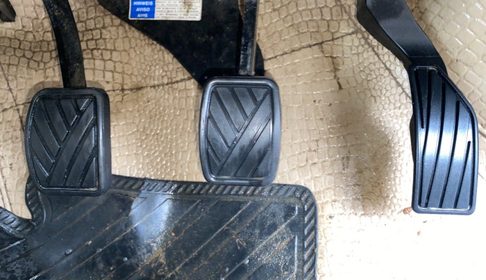 2017 Maruti Ertiga ZDI SHVS, Diesel, Manual, 90,726 km, Pedals