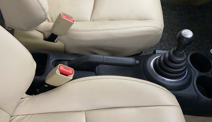 2016 Honda Amaze 1.2L I-VTEC SX, Petrol, Manual, 80,455 km, Gear Lever