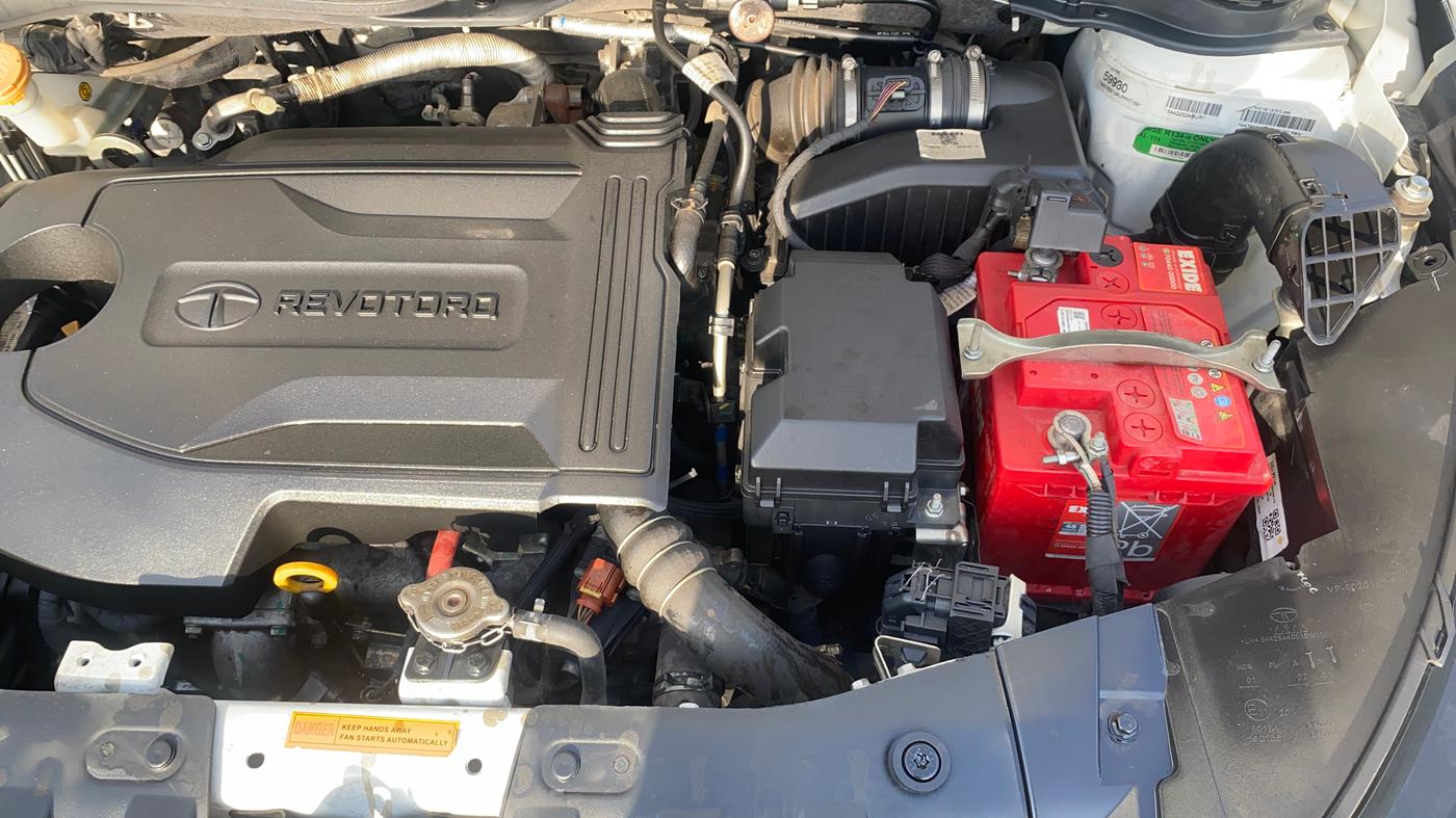 2020 Tata ALTROZ XZ DIESEL, Diesel, Manual, 96,368 km, Engine View - Left