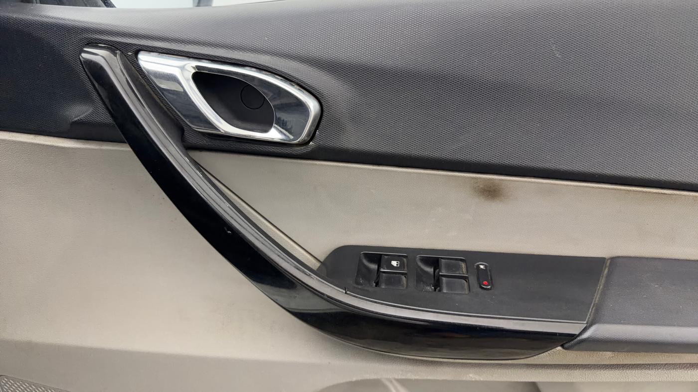 2019 Tata Tiago XZ PLUS PETROL, Petrol, Manual, 73,697 km, Driver Side Door Panels Control