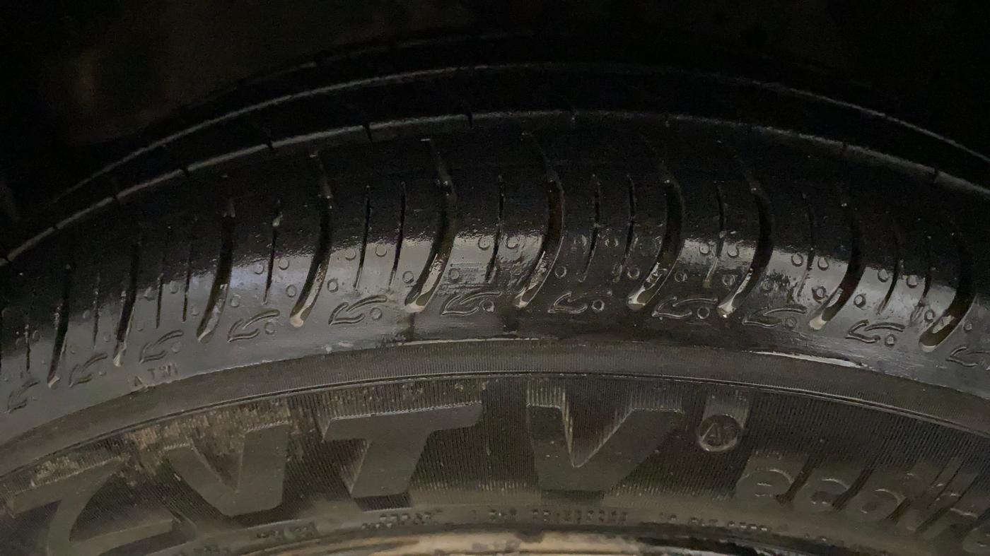 2017 Honda Brio S MT, Petrol, Manual, 95,002 km, Left Front Tyre Tread
