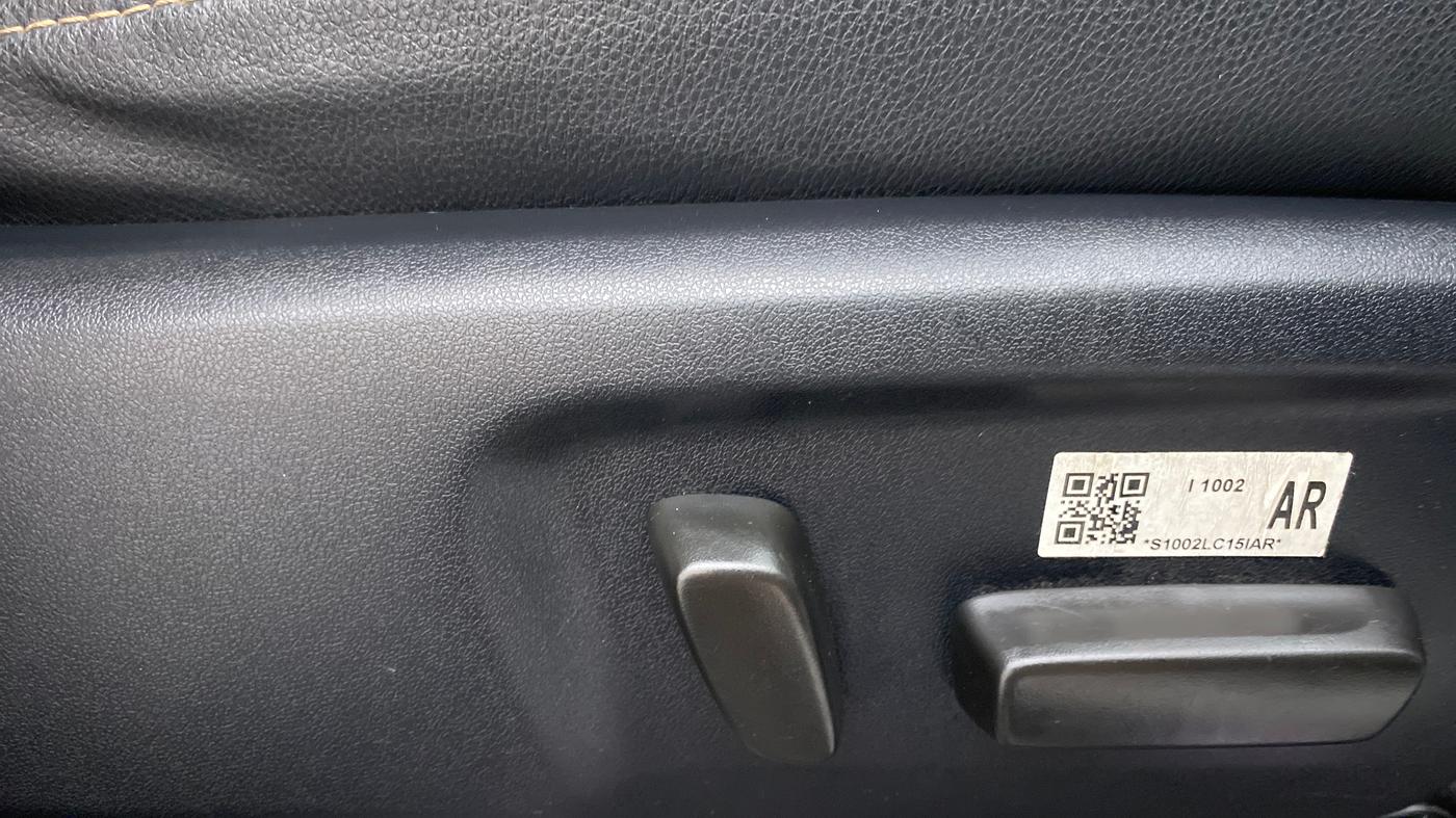 2020 Toyota Innova Crysta 2.4 ZX AT, Diesel, Automatic, 27,311 km, Driver Side Adjustment Panel