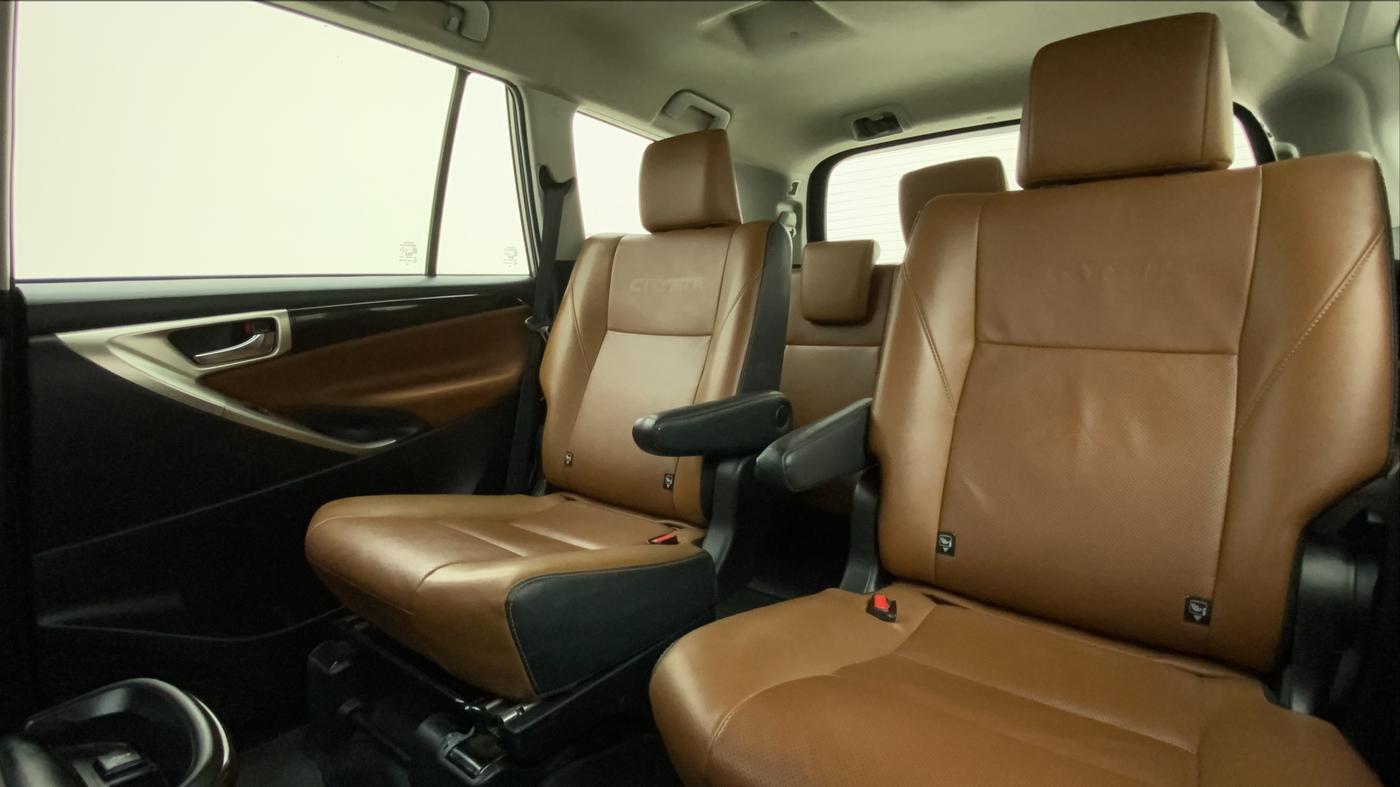 2020 Toyota Innova Crysta 2.4 ZX AT, Diesel, Automatic, 27,311 km, Right Side Rear Door Cabin