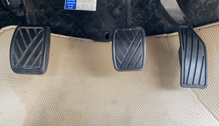 2017 Maruti Swift ZXI, Petrol, Manual, 90,573 km, Pedals