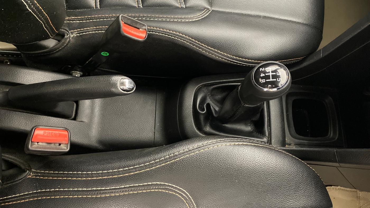 2017 Maruti Swift ZXI, Petrol, Manual, 90,573 km, Gear Lever