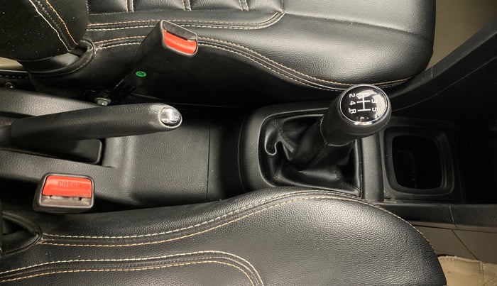 2017 Maruti Swift ZXI, Petrol, Manual, 90,573 km, Gear Lever