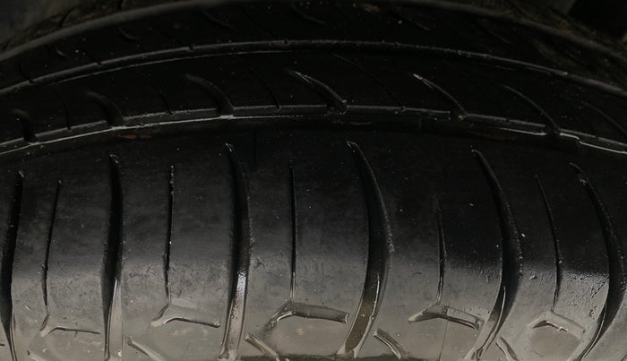 2017 Maruti Swift ZXI, Petrol, Manual, 90,573 km, Left Rear Tyre Tread
