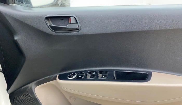 2015 Hyundai Grand i10 MAGNA 1.2 KAPPA VTVT, Petrol, Manual, 52,076 km, Driver Side Door Panels Control