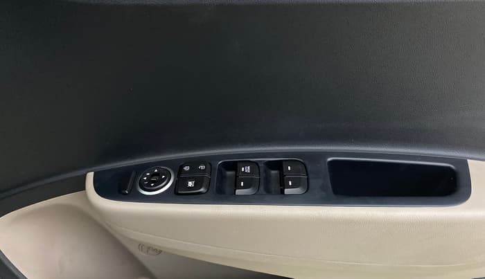 2017 Hyundai Grand i10 SPORTZ (O) 1.2 KAPPA VTVT, Petrol, Manual, 40,361 km, Driver Side Door Panels Control