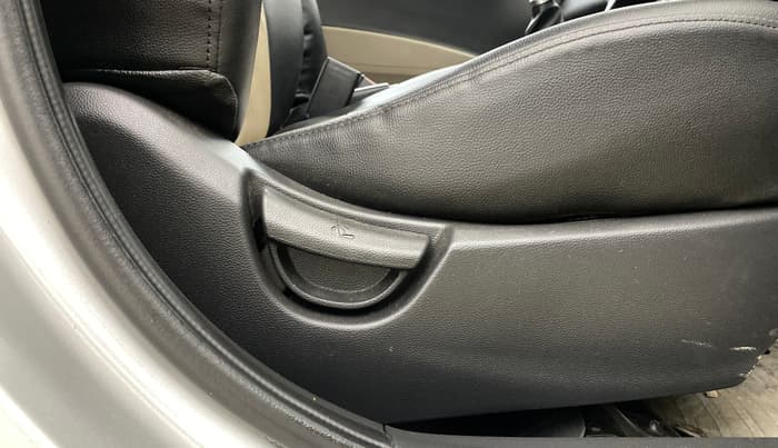2017 Hyundai Grand i10 SPORTZ (O) 1.2 KAPPA VTVT, Petrol, Manual, 40,361 km, Driver Side Adjustment Panel