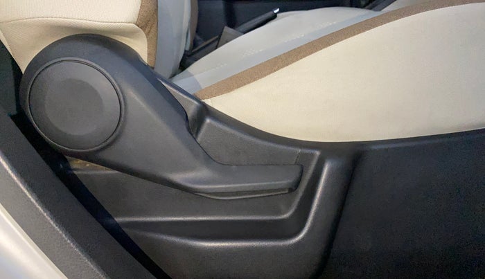 2019 Maruti New Wagon-R VXI 1.2, Petrol, Manual, 53,288 km, Driver Side Adjustment Panel