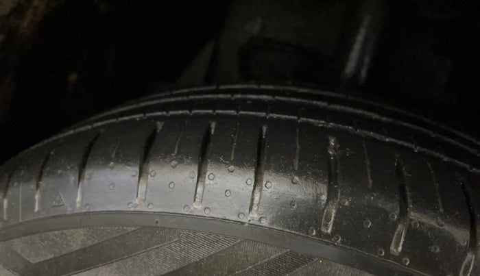 2019 Tata NEXON XM PETROL, Petrol, Manual, 49,389 km, Right Front Tyre Tread